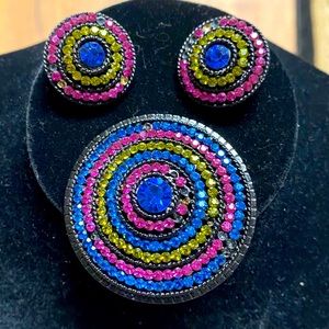 Signed Mandel Beautiful Brooch w/ Earrings